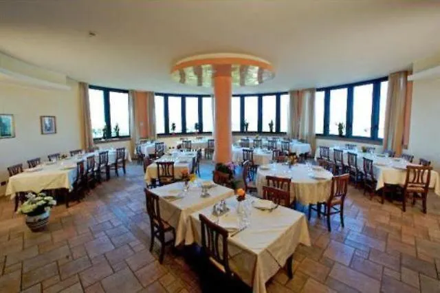 Ristorante Trattoria Del Castello 3* سيرالونغا دو ألبا
